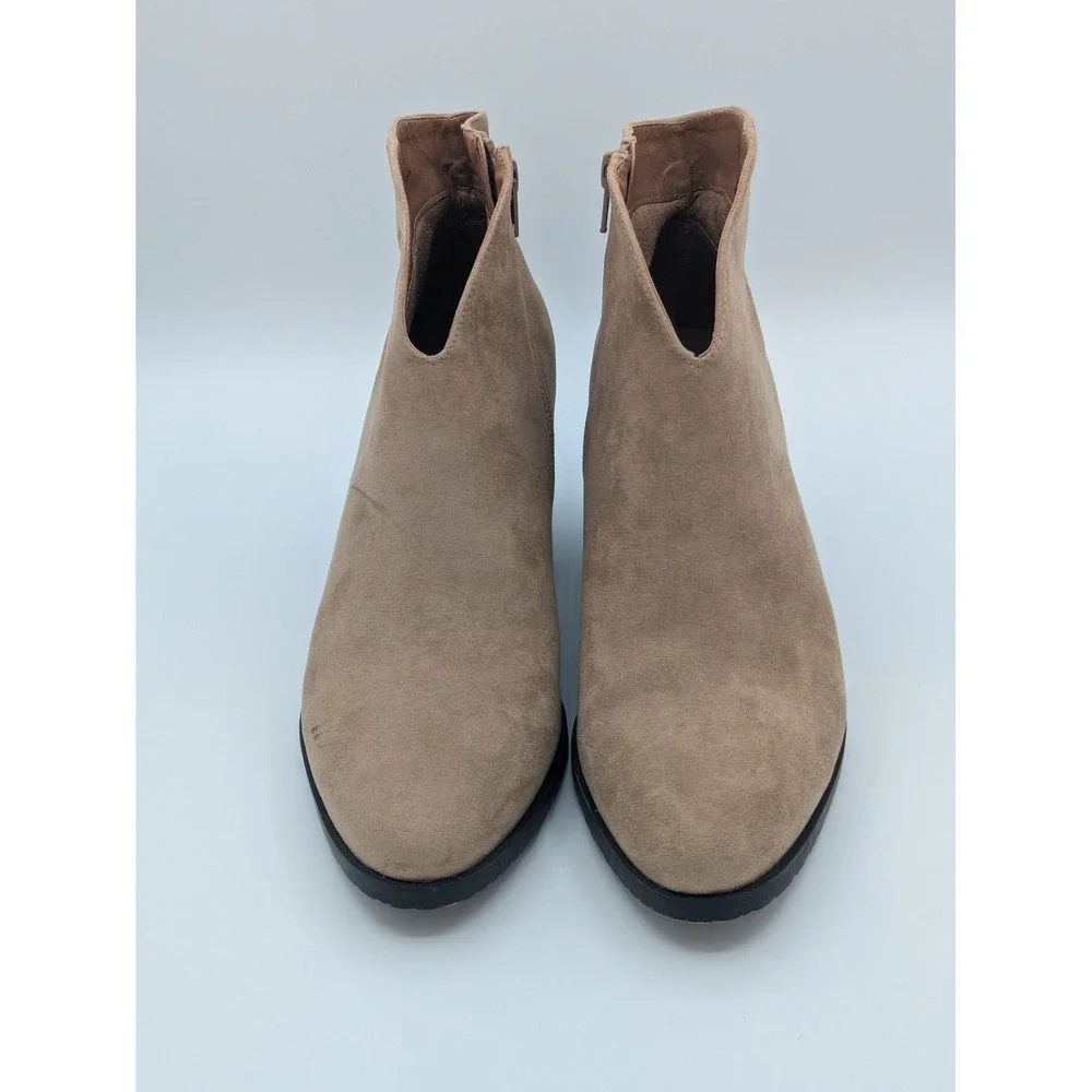 White Mountain Tattles Ankle Boots 10M Beige Boho Minimalist Workwear Capsule